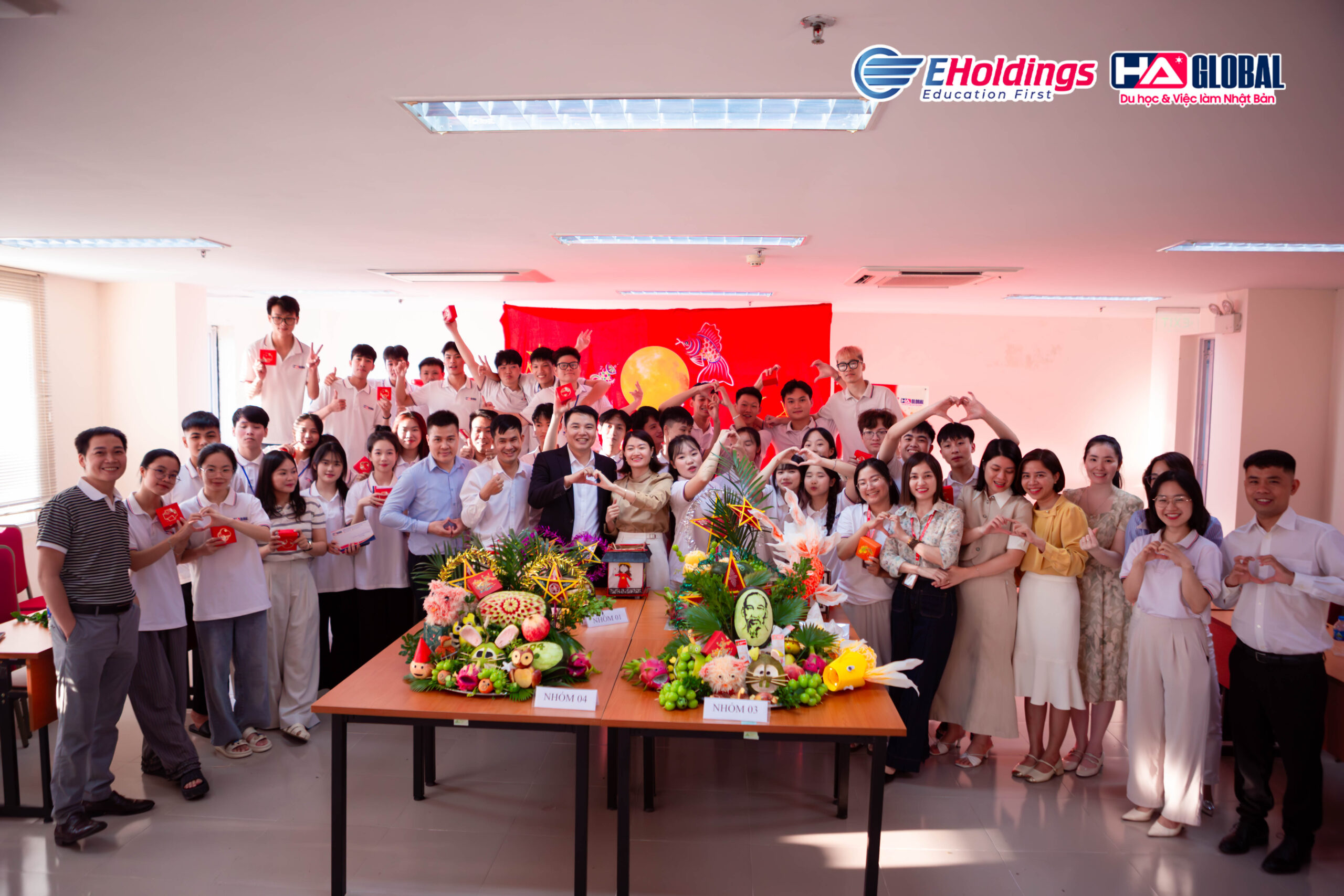 Cuộc thi làm đèn lồng sáng tạo và thuyết trình song ng