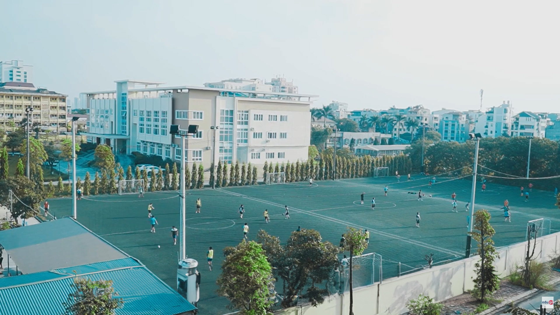 Hình ảnh sân thể thao tại HA Global – không gian rèn luyện, thư giãn sau giờ học